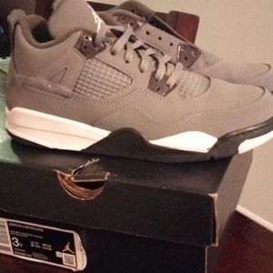 Jordan 4 retro ps size 3y (kids)